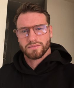 Daniel, 31, from Toronto
