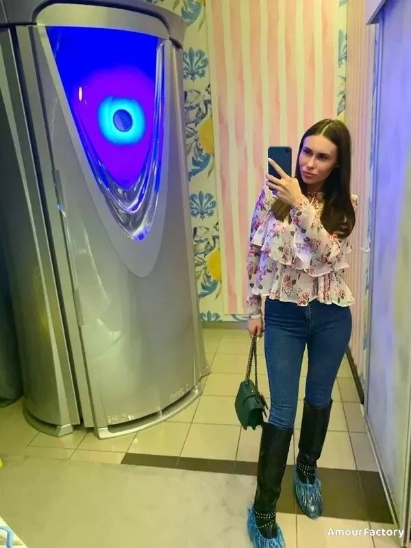 Oksana, 23