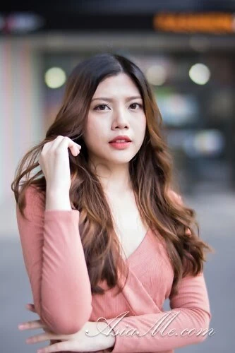 Lucy, 23