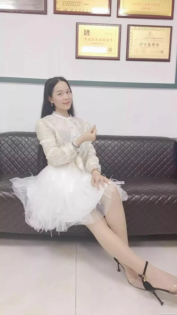 Mengmeng, 32