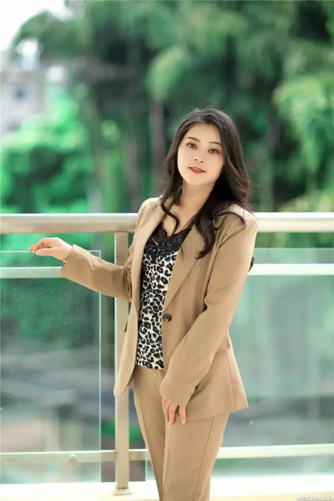 Jade, 33