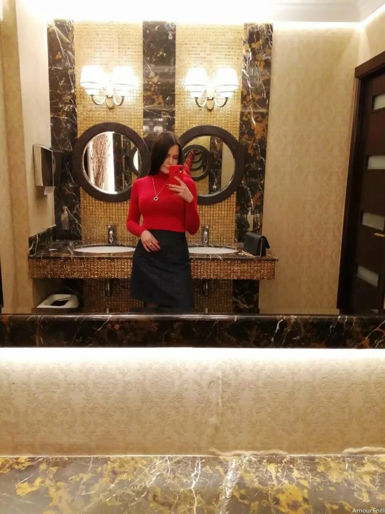 Anna, 24