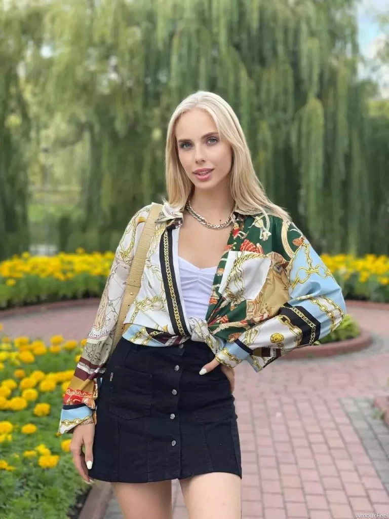 Natalia, 22