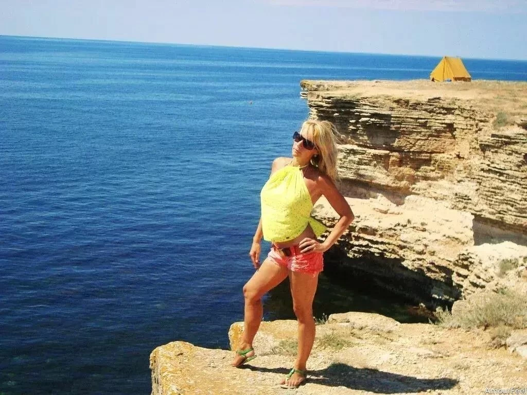 Viktoriia, 54