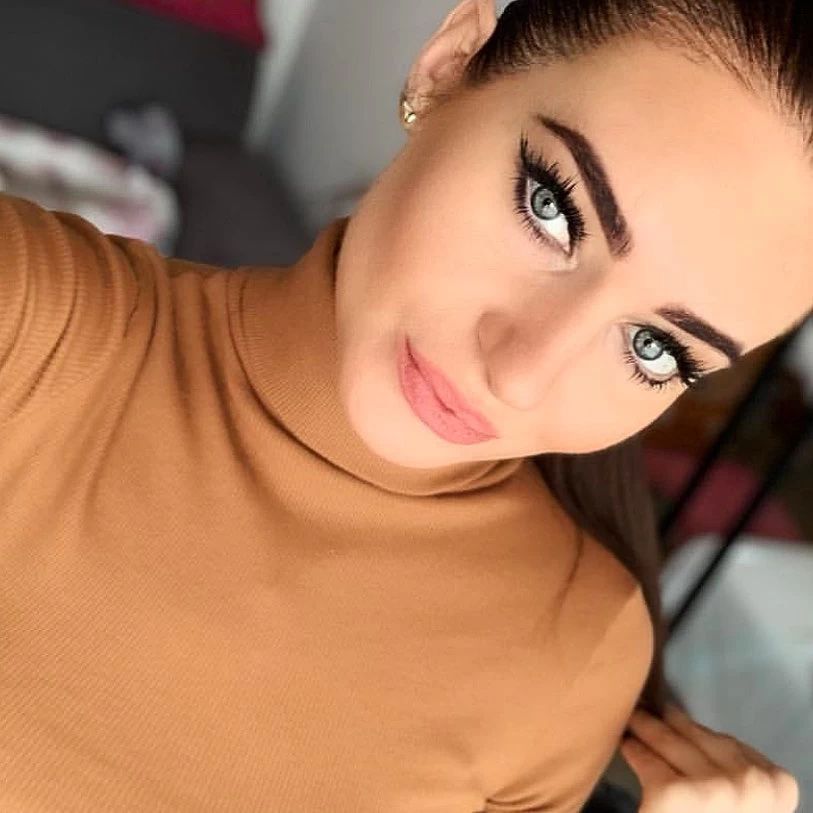 Isabel, 50
