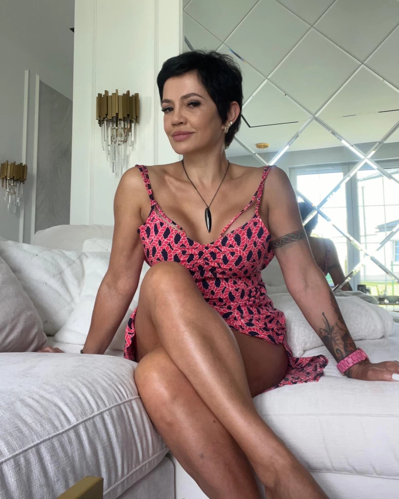 Aleksandra, 45