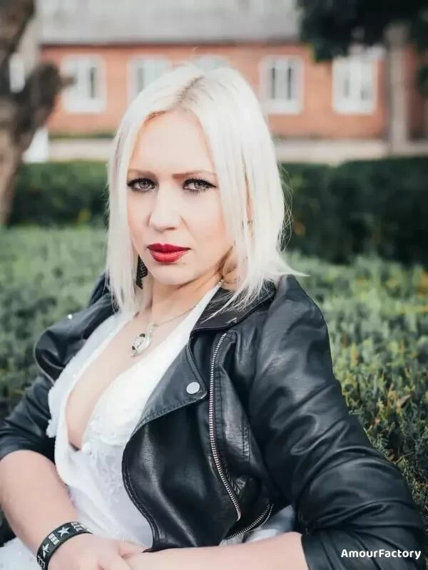 Ruslana, 39