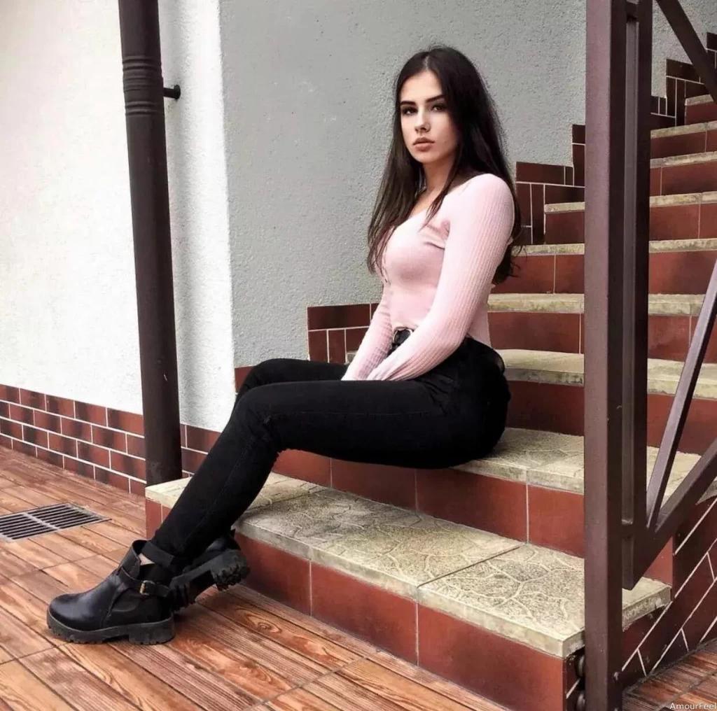 Yuliia, 33