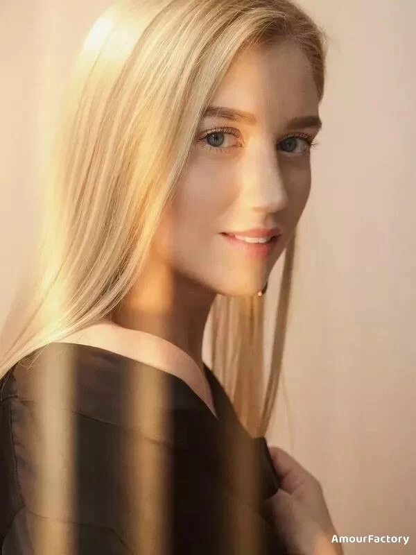 Svetlana, 28