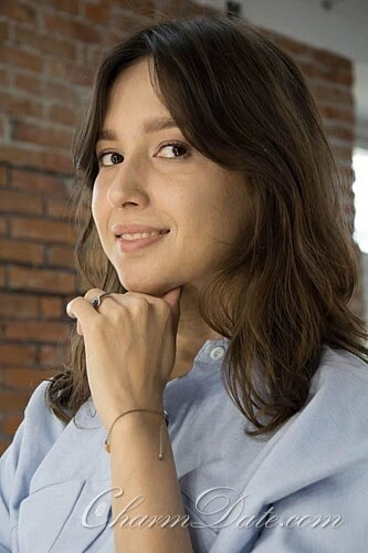Aliia, 21