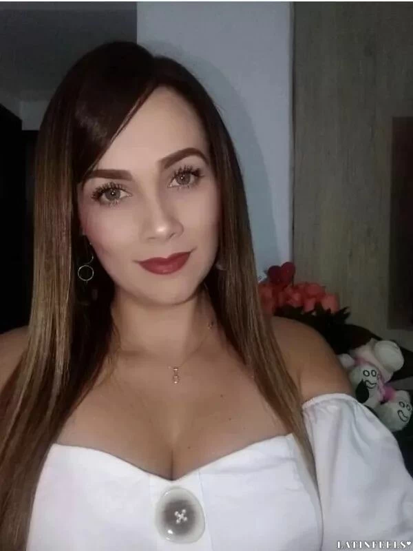 Maria del Carmen, 36